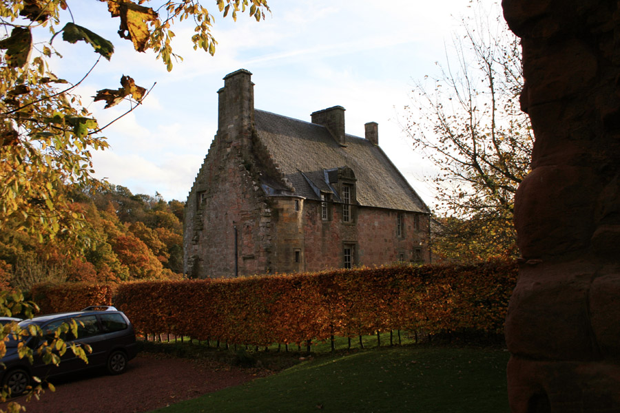 Rosslyn Castle Castle in Lasswade, Midlothian Stravaiging around